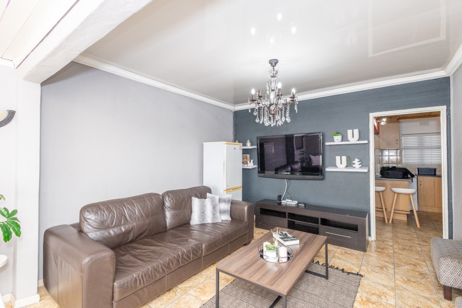 2 Bedroom Property for Sale in Uitsig Western Cape